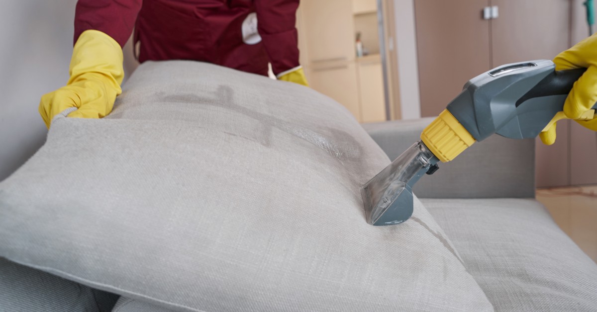 Защо почистването на тапицерията е повече от естетика?