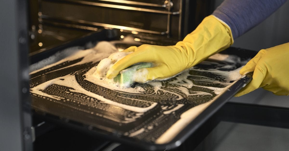 Почистване на фурна